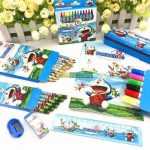 Hộp Quà Dụng Cụ Học Tập Doraemon, Bút Màu Phi Hành Gia - Trọn Bộ 41 Món Gồm Chì Màu, Sáp Màu, Màu Dạ, Bút Chì,... 3 Hộp Quà Dụng Cụ Học Tập Doraemon, Bút Màu Phi Hành Gia - Gồm Chì Màu, Sáp Màu, Màu Dạ, Bút Chì,...