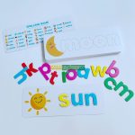 Bộ Sách Nam Châm Spelling Game - Trọn Bộ 54 Chữ Cái Nam Châm kèm Bút Dạ Và Túi 4 Bộ Sách Nam Châm Spelling Game - Trọn Bộ 54 Chữ Cái Nam Châm kèm Bút Dạ Và Túi