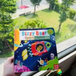 Bộ sách tương tác chuyển động Bizzy Bear – Khơi dậy trí tò mò và phát triển kỹ năng cho bé từ 6 tháng tuổi 9 z6540769916688 0fc20a6bba03f7fb44b1074000fa8e93