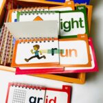 Word Family Build Book – Bộ ghép vần tiếng Anh siêu hấp dẫn cho bé từ 5+ tuổi 7 2382 scaled 1