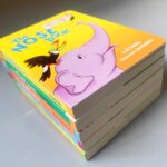 Dr. Seuss Bright & Early Board Book – Bộ sách tiếng Anh cho bé học từ vựng cơ thể (5 cuốn) 4 img 4324