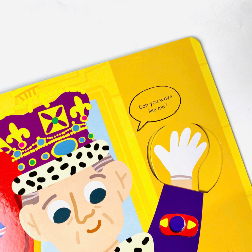 Sách Busy Royal Family – Bé khám phá hoàng gia Anh qua sách tương tác