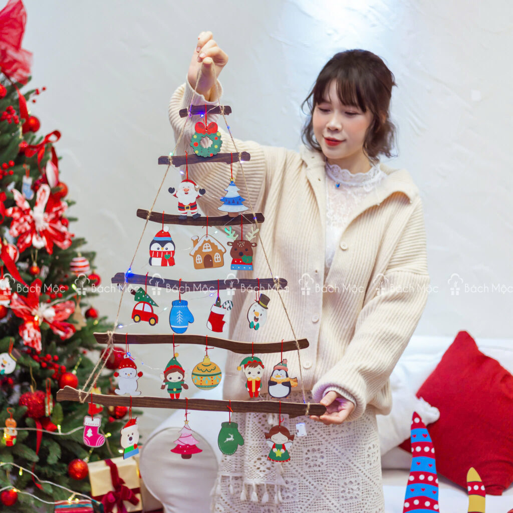 Cây Thông Gỗ Treo Tường – Decor Noel, Lung Linh Và Cực Chill 4 Cây Thông Gỗ Treo Tường – Decor Noel