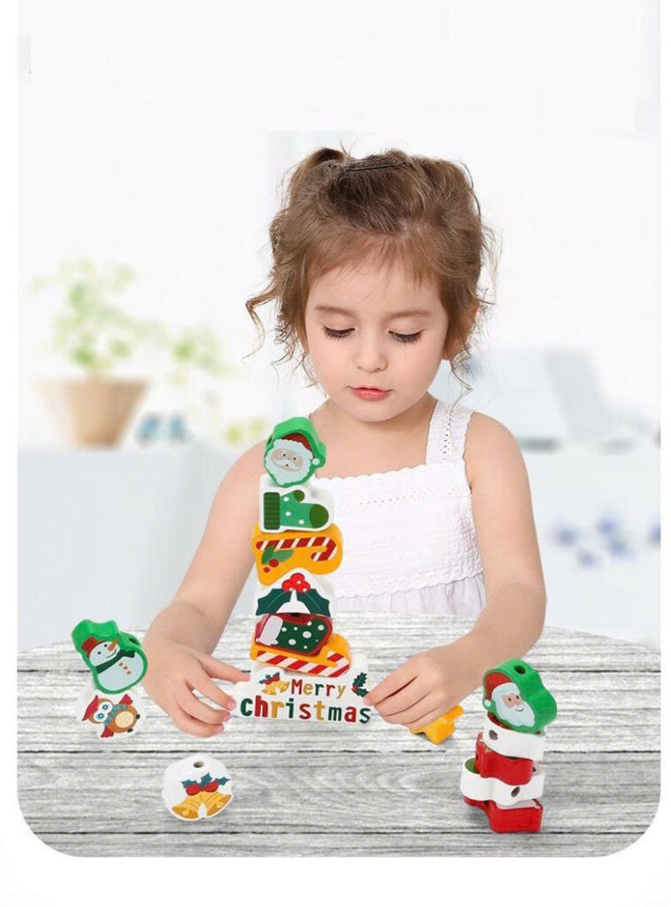 Cây thông noel xâu hạt gỗ 